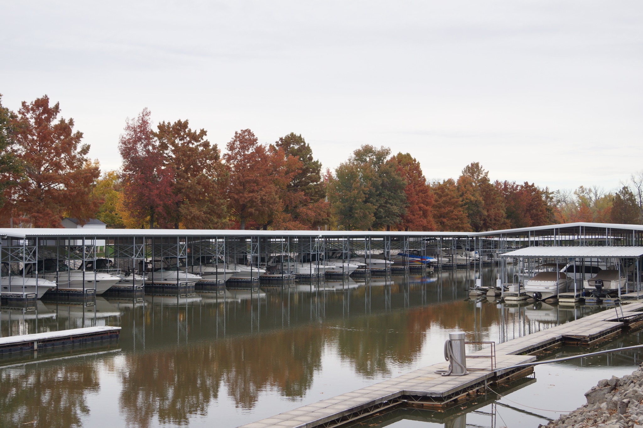 Lake Center Marina facilities