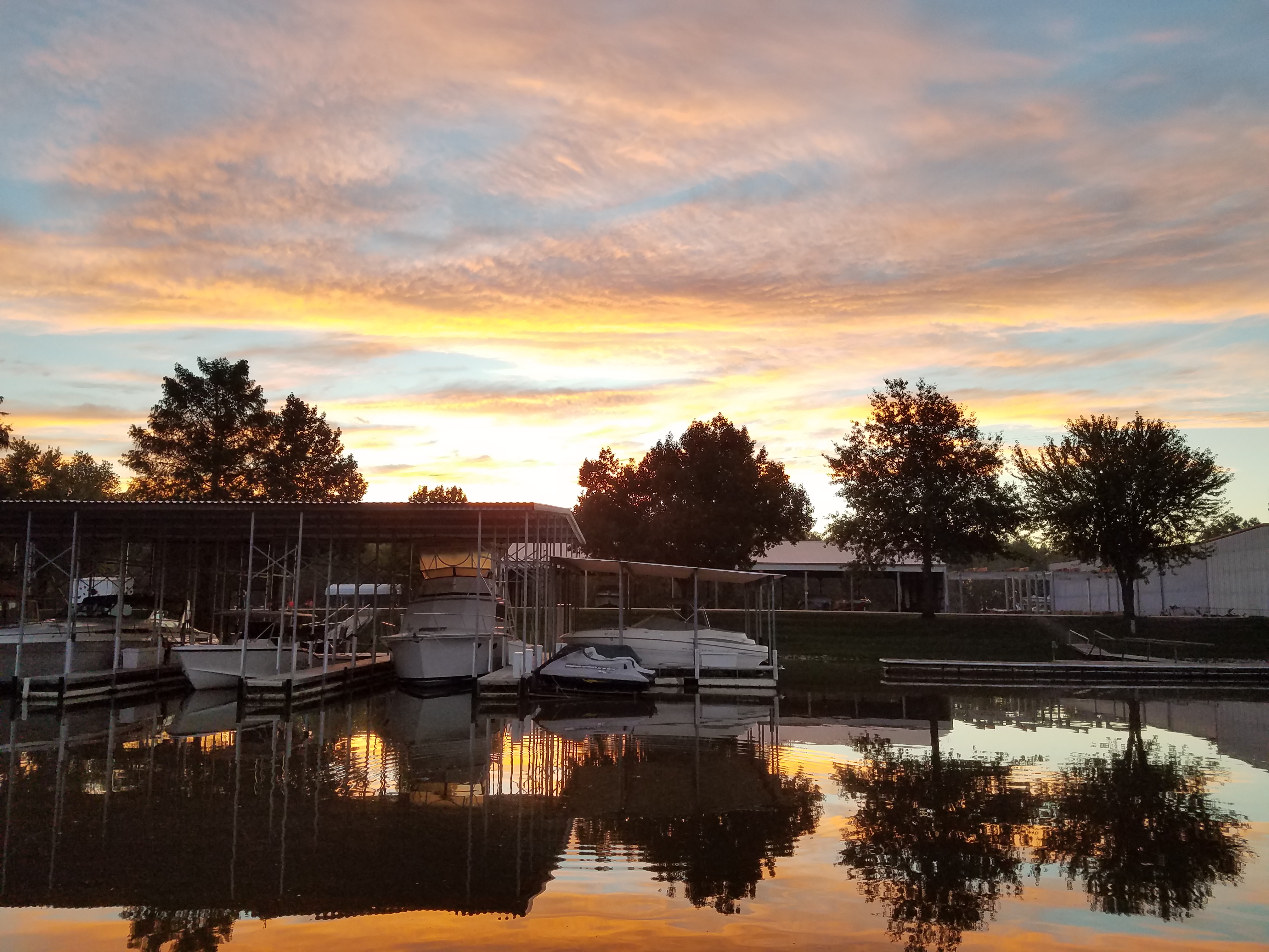 Premium marina atmosphere
